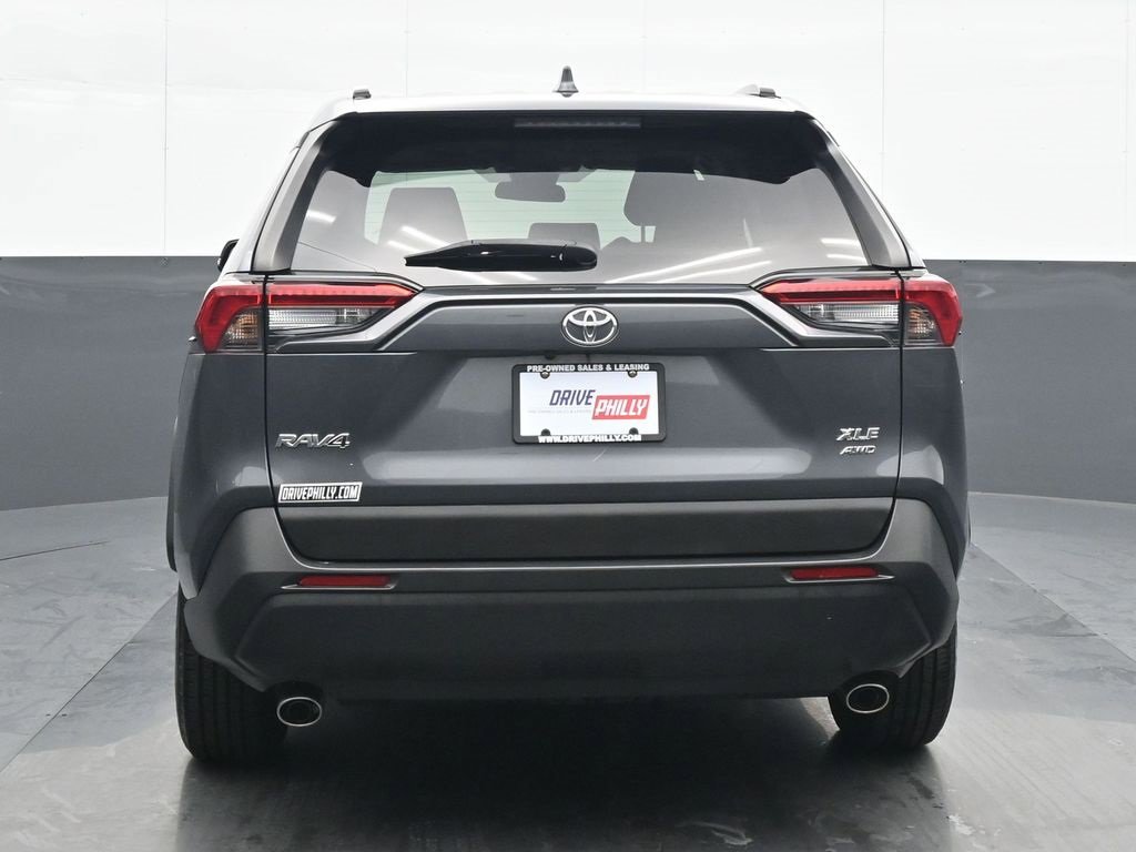 Used 2020 Toyota RAV4 XLE image 5