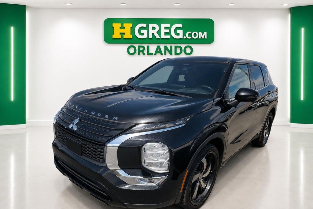 Used 2023 Mitsubishi Outlander SE FWD image 4