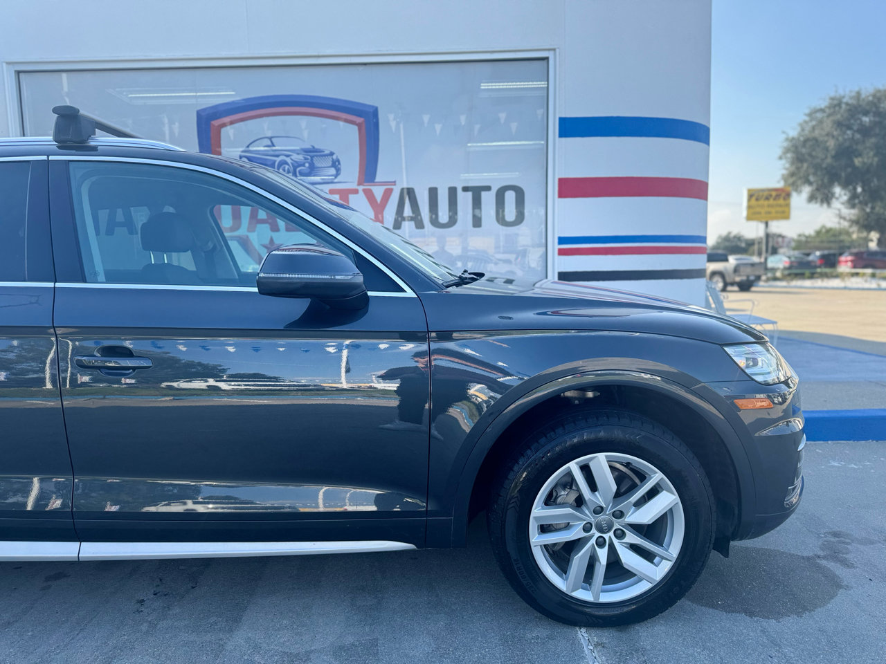 Used 2020 Audi Q5 2.0T Premium image 24