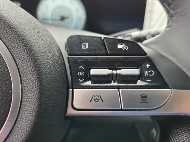 Used 2024 Hyundai Elantra Limited FWD image 23