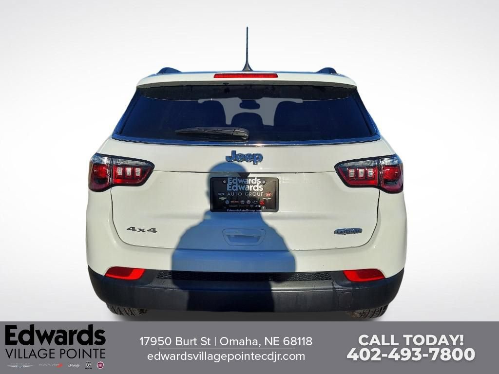 New 2023 Jeep Compass Latitude w/ Mopar Graphics Package AWD/4WD image 4