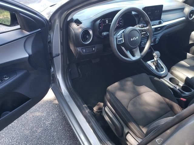 Used 2023 Kia Forte LXS FWD image 9