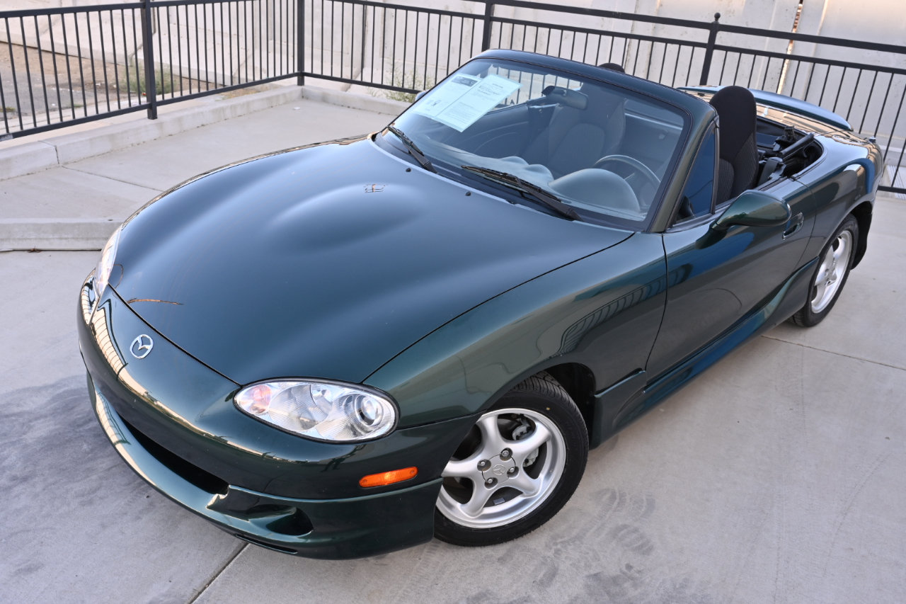 Used 2002 MAZDA MX-5 Miata RWD image 36