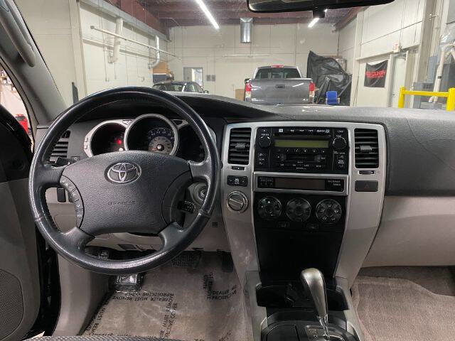 Used 2005 Toyota 4Runner SR5 image 22