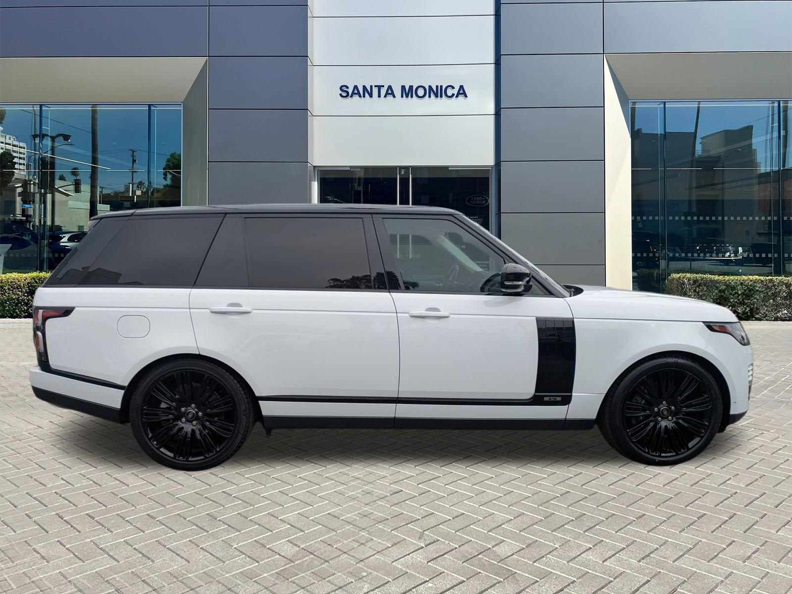 Used 2021 Land Rover Range Rover P525 Westminster Edition LWB image 4