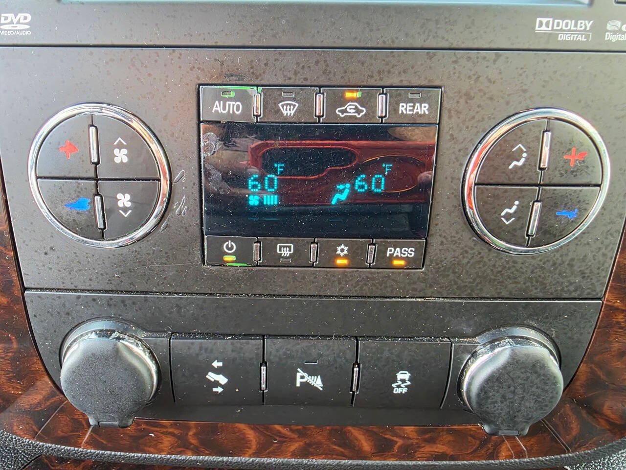 Used 2014 GMC Yukon Denali RWD image 32