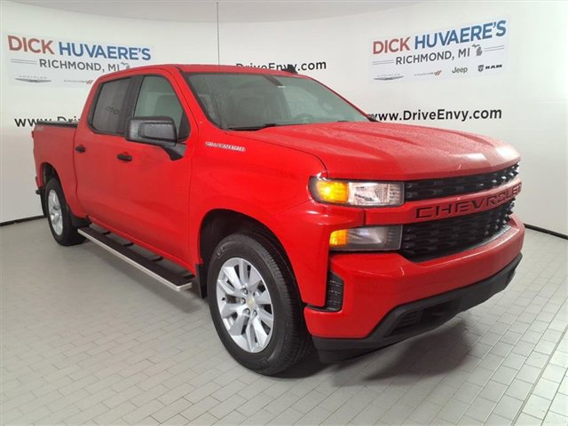 Used 2021 Chevrolet Silverado 1500 Custom w/ LPO, Dark Essentials Package image 5