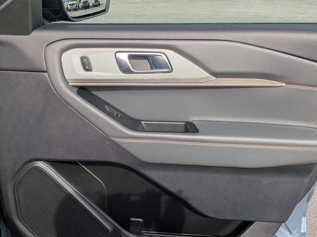 Used 2025 Ford Explorer Active w/ Active Comfort Package image 36
