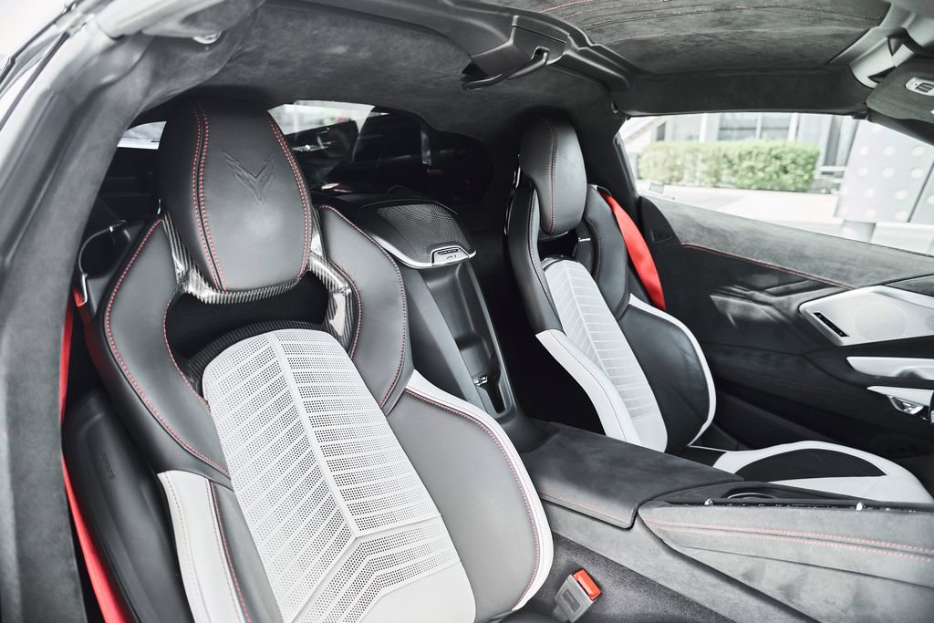 Used 2023 Chevrolet Corvette Z06 RWD image 38