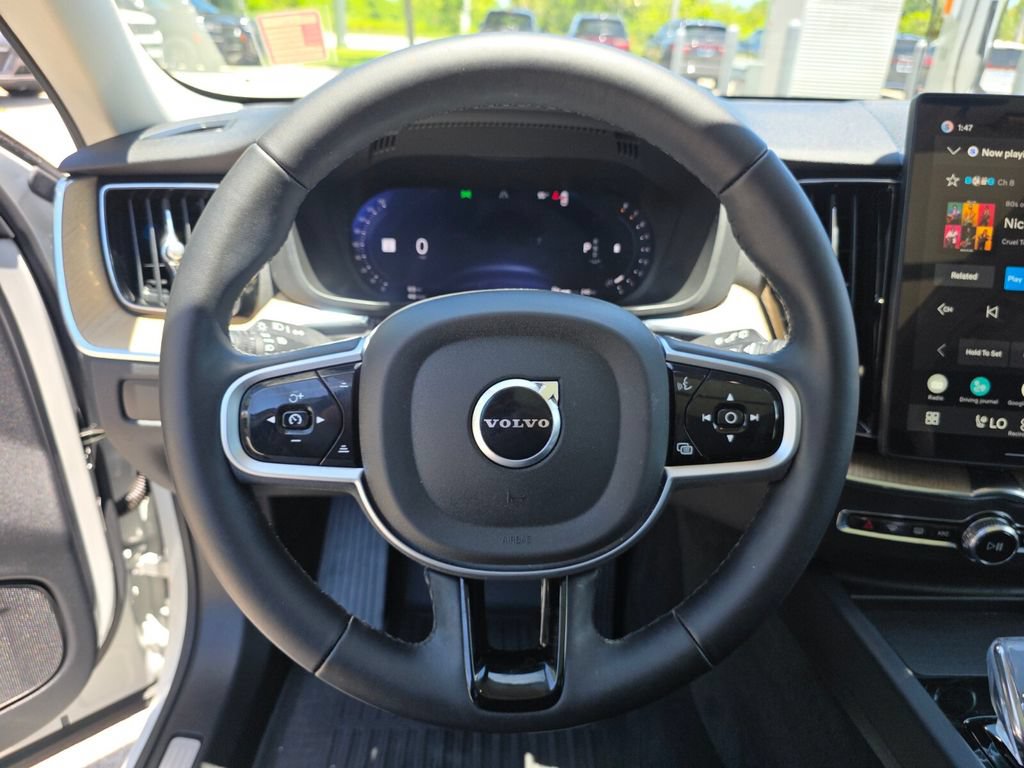 Used 2026 Volvo XC60 B5 Plus w/ Protection Package Premier AWD/4WD image 32
