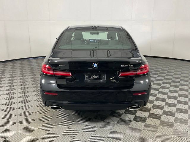 Used 2021 BMW 530e xDrive w/ Premium Package AWD/4WD image 5