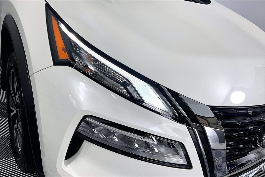 Used 2023 Nissan Rogue SV AWD/4WD image 26