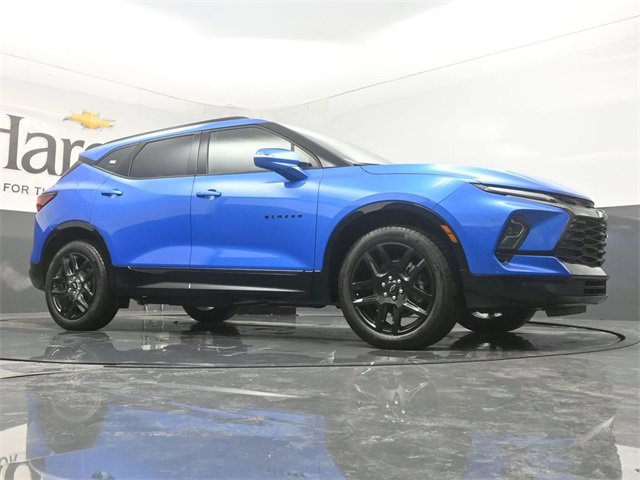 Used 2025 Chevrolet Blazer RS w/ Driver Confidence II Package image 2