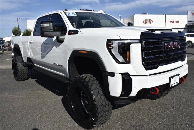 Used 2025 GMC Sierra 3500 AT4 w/ AT4 Premium Plus Package image 7