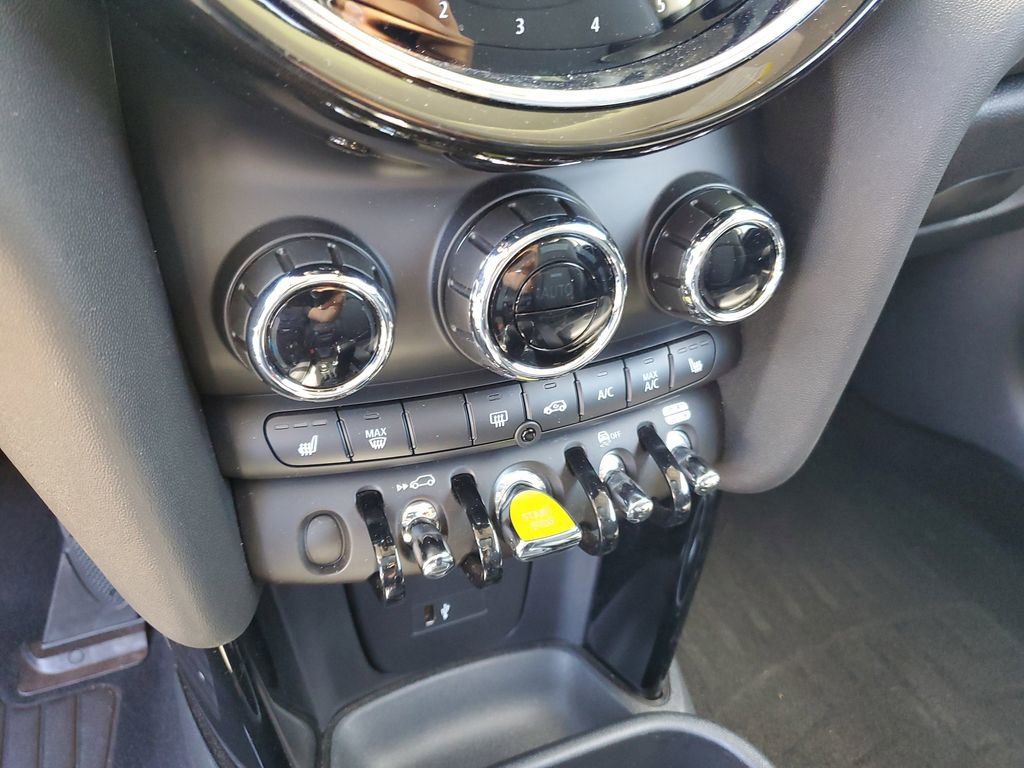 Used 2023 MINI Cooper SE image 29