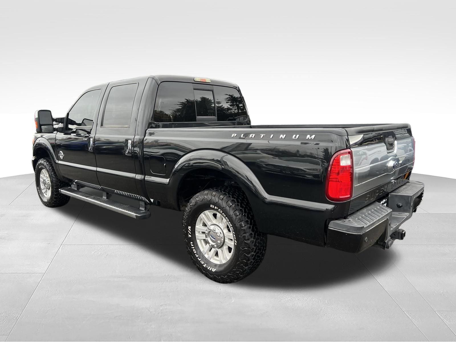 Used 2014 Ford F250 Platinum AWD/4WD image 3