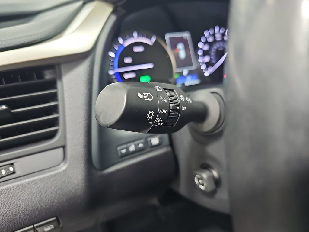 Used 2020 Lexus RX 450h AWD w/ Luxury Package image 25