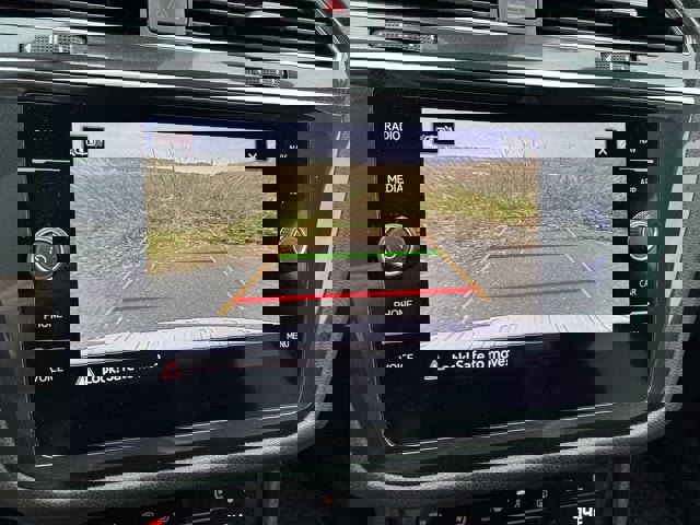 Used 2022 Volkswagen Tiguan SEL R-Line image 31