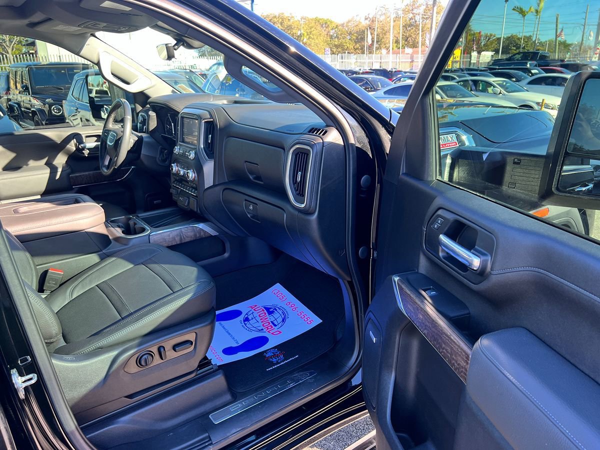 Used 2021 GMC Sierra 2500 Denali w/ Denali Ultimate Package AWD/4WD image 14