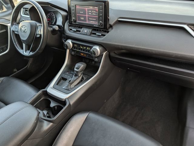 Used 2020 Toyota RAV4 XLE Premium image 34