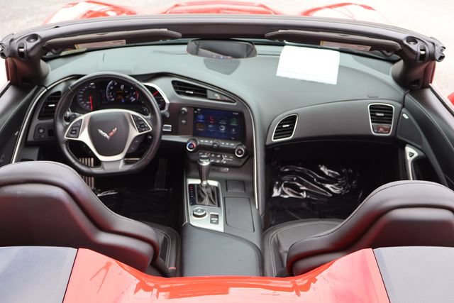 Used 2019 Chevrolet Corvette Stingray Convertible w/ Carbon Flash Badge Package RWD image 17
