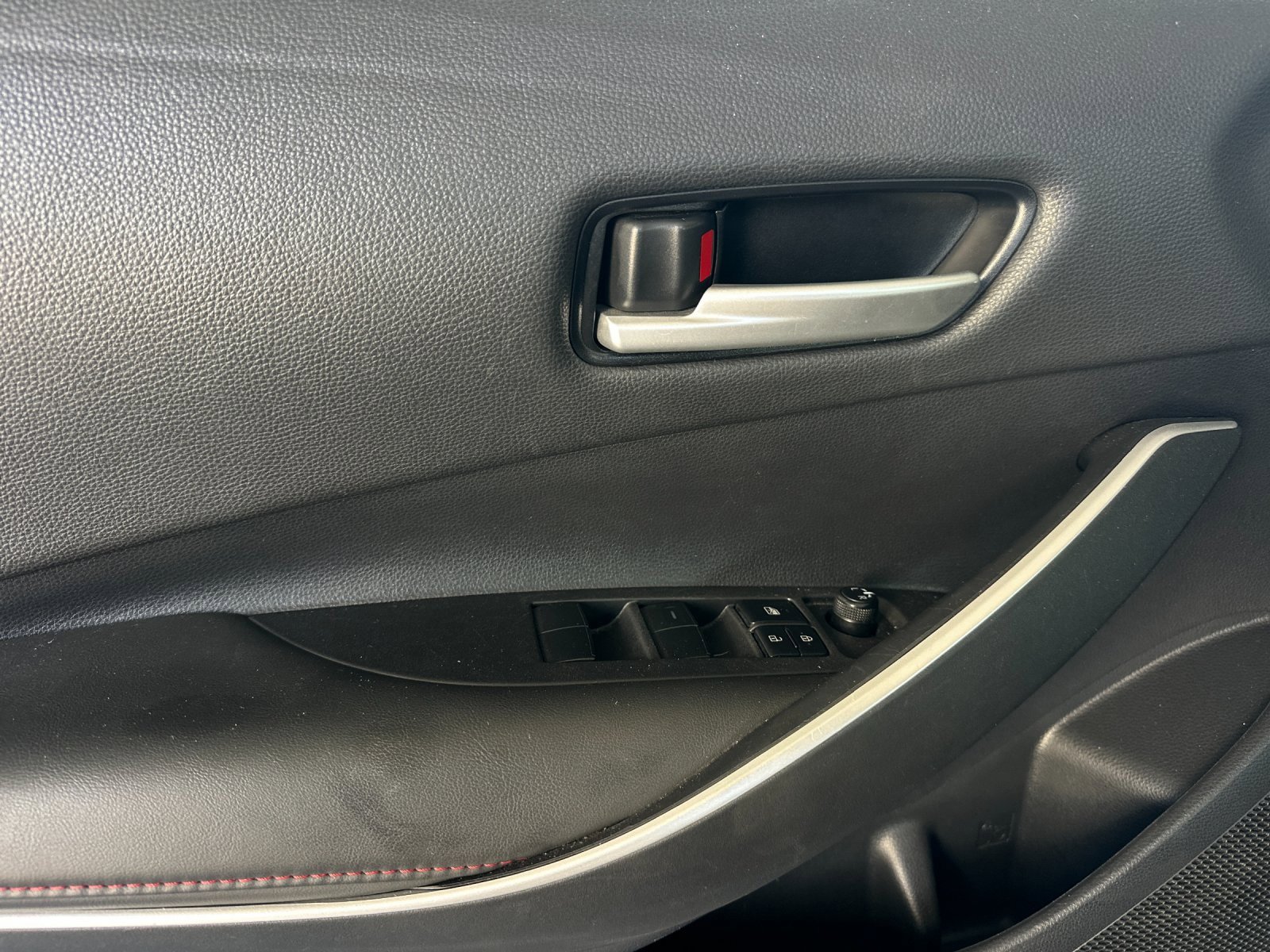 Used 2024 Toyota Corolla SE image 10