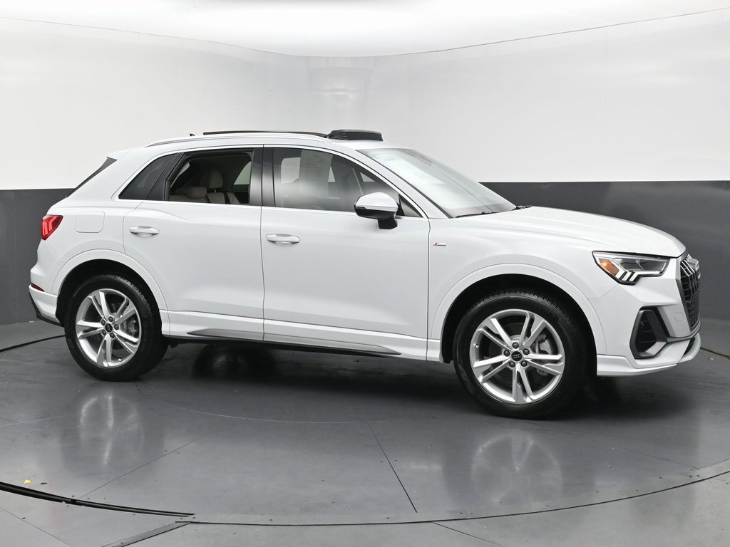 Used 2024 Audi Q3 2.0T Premium w/ Convenience Package image 6
