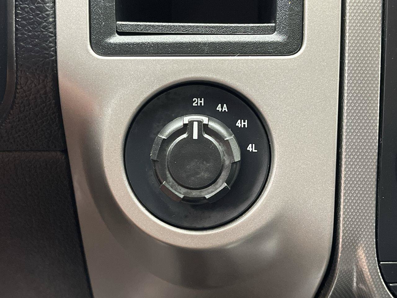 Used 2017 Ford Expedition XLT AWD/4WD image 18
