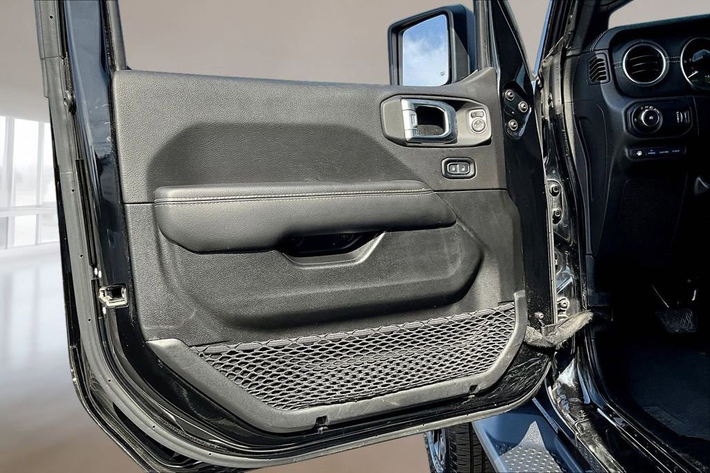 Used 2023 Jeep Wrangler Unlimited Sahara w/ Cold Weather Group image 19