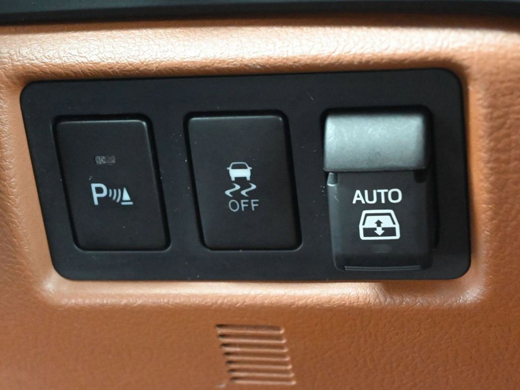 Certified 2021 Toyota Sequoia Platinum AWD/4WD image 23