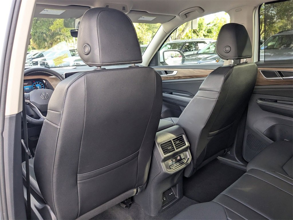 Used 2025 Volkswagen Atlas SE image 22