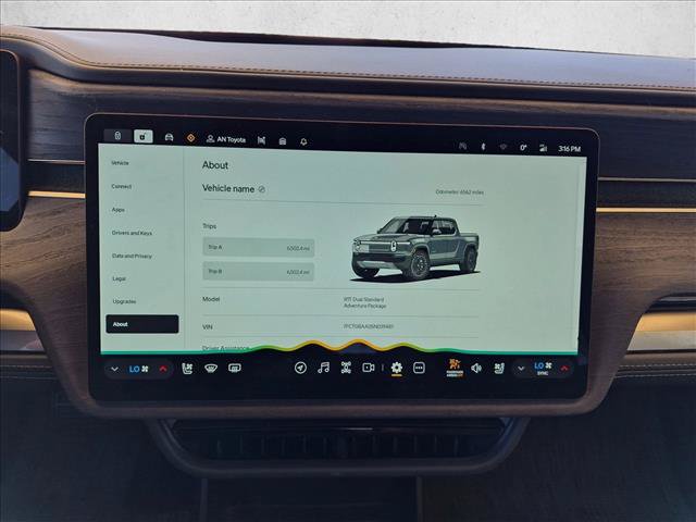 Used 2025 Rivian R1T Adventure AWD/4WD image 12