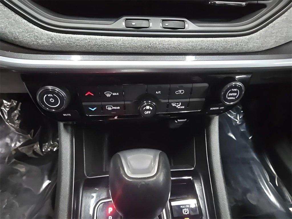 Used 2024 Jeep Compass Latitude image 26