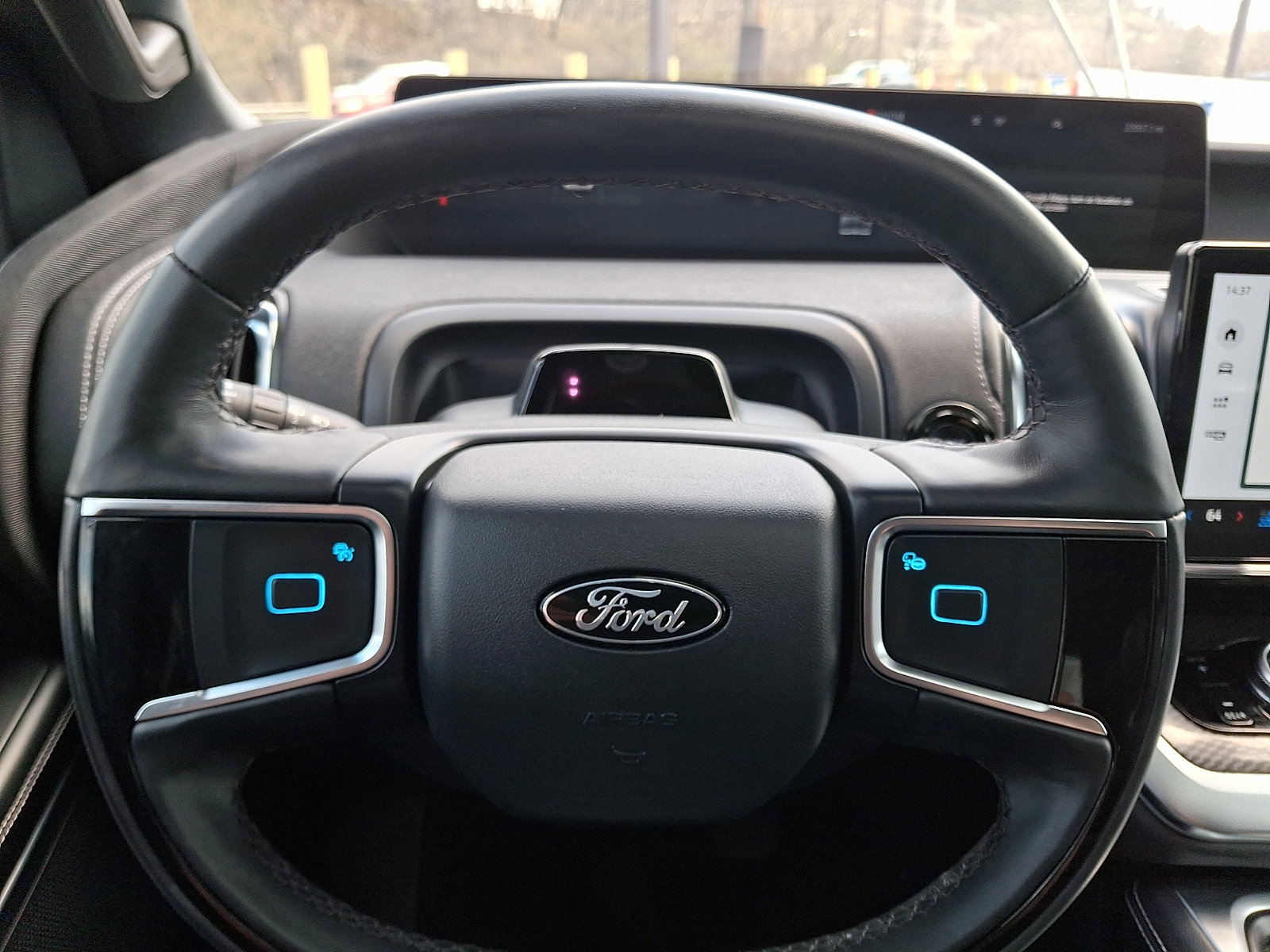 Used 2025 Ford Expedition Platinum w/ Stealth Performance Package image 19