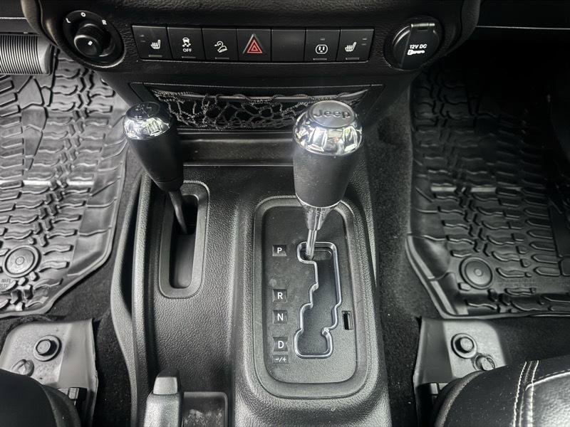 Used 2018 Jeep Wrangler Unlimited Rubicon w/ Connectivity Group AWD/4WD image 16