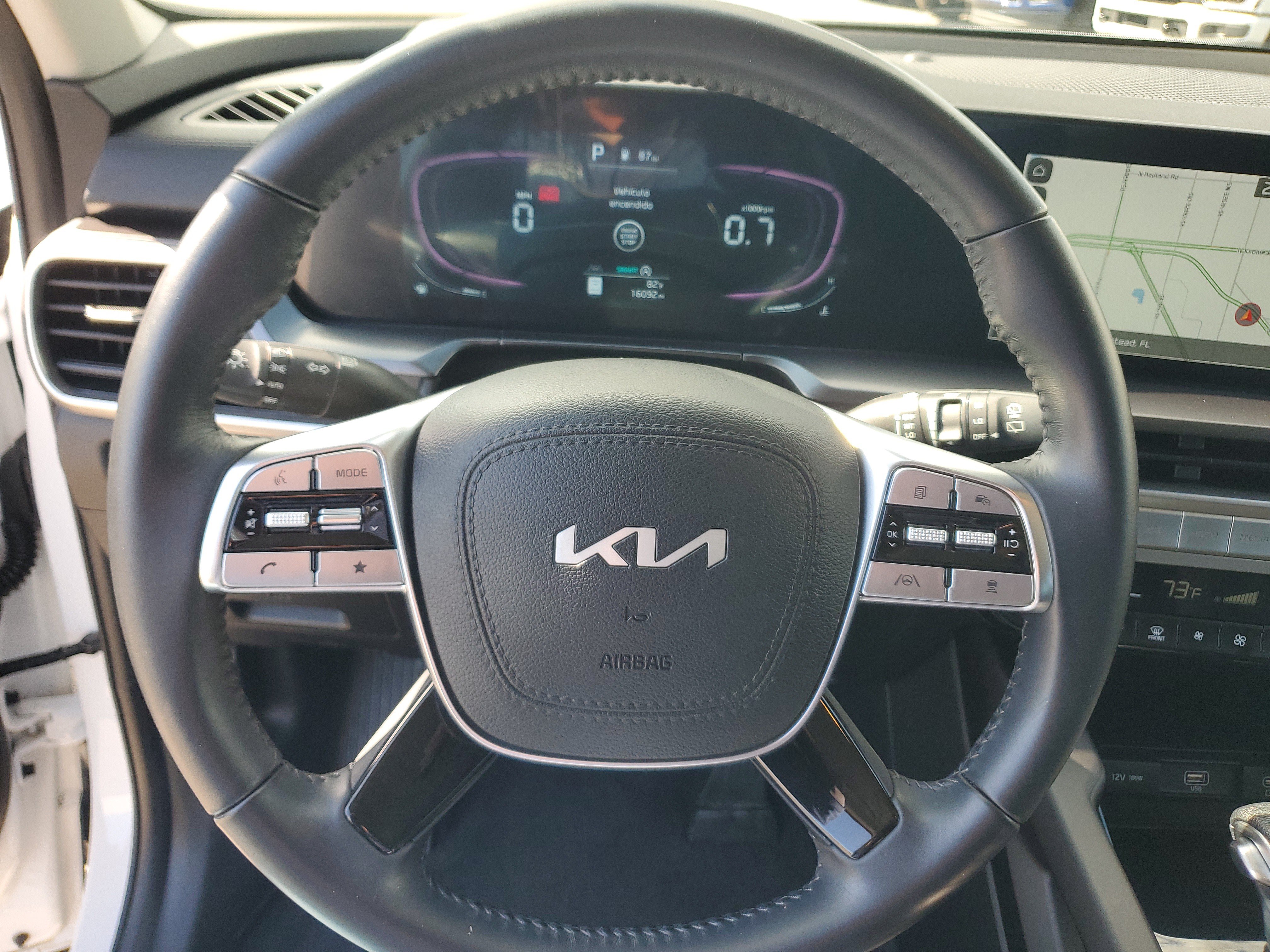 Used 2024 Kia Telluride LX FWD image 19