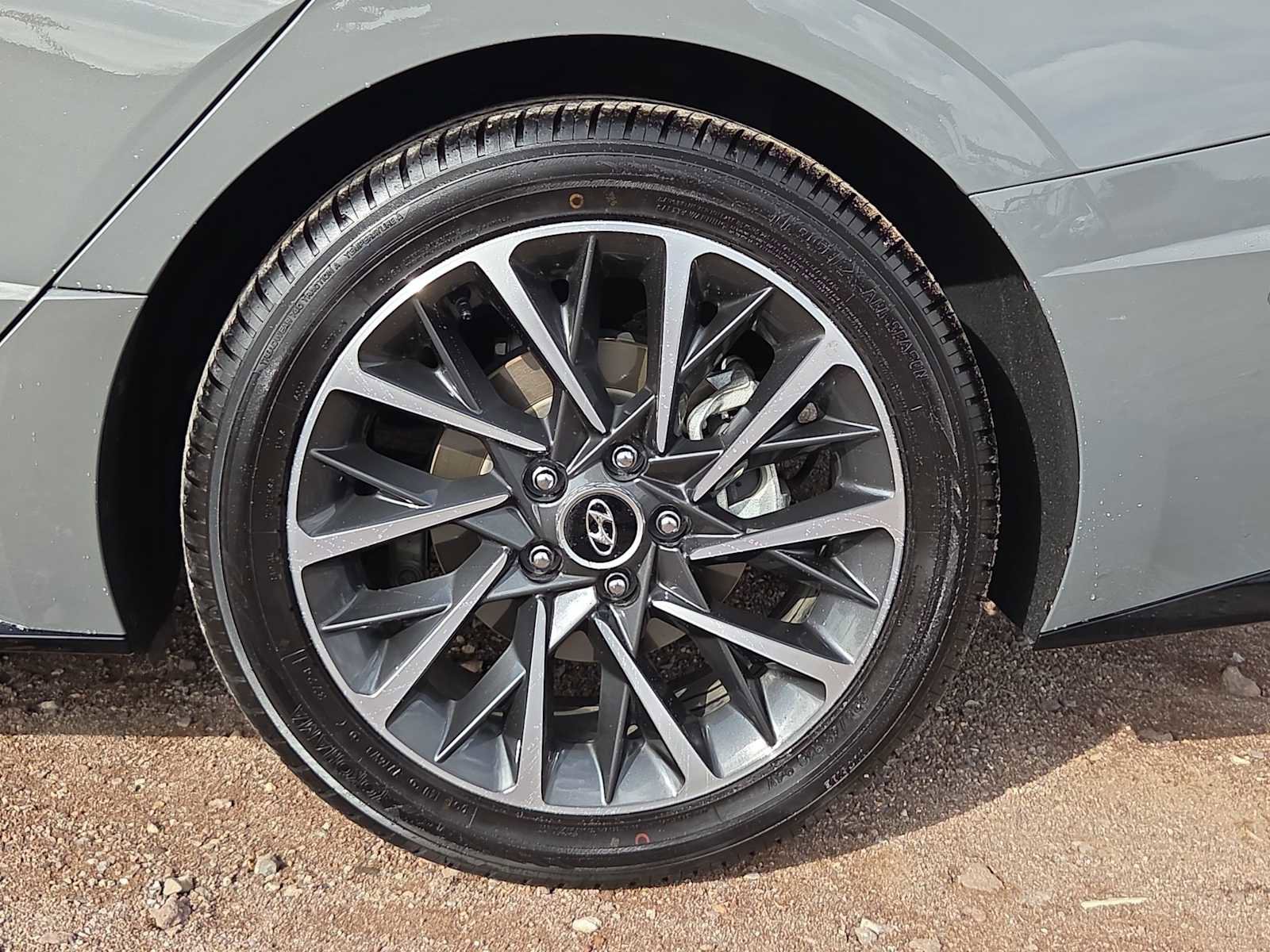 Used 2021 Hyundai Sonata Limited w/ Preferred Accessory Package image 13