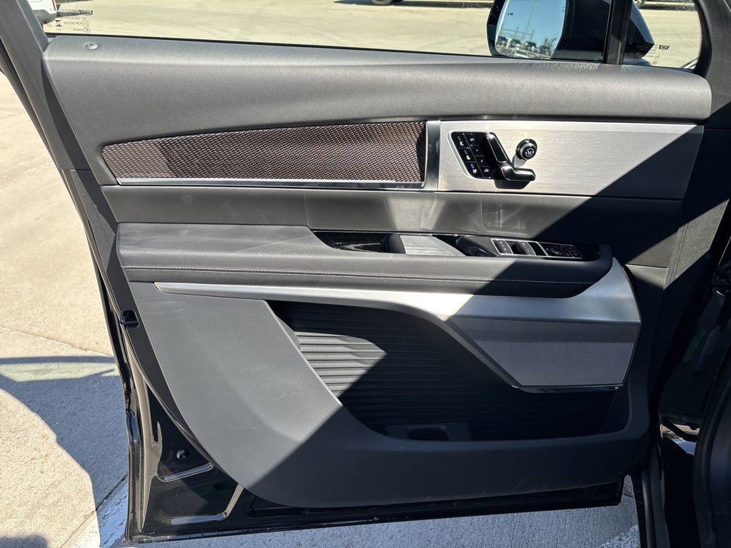 New 2027 Cadillac Vistiq Sport w/ LPO, Floor Liner Package AWD/4WD image 25