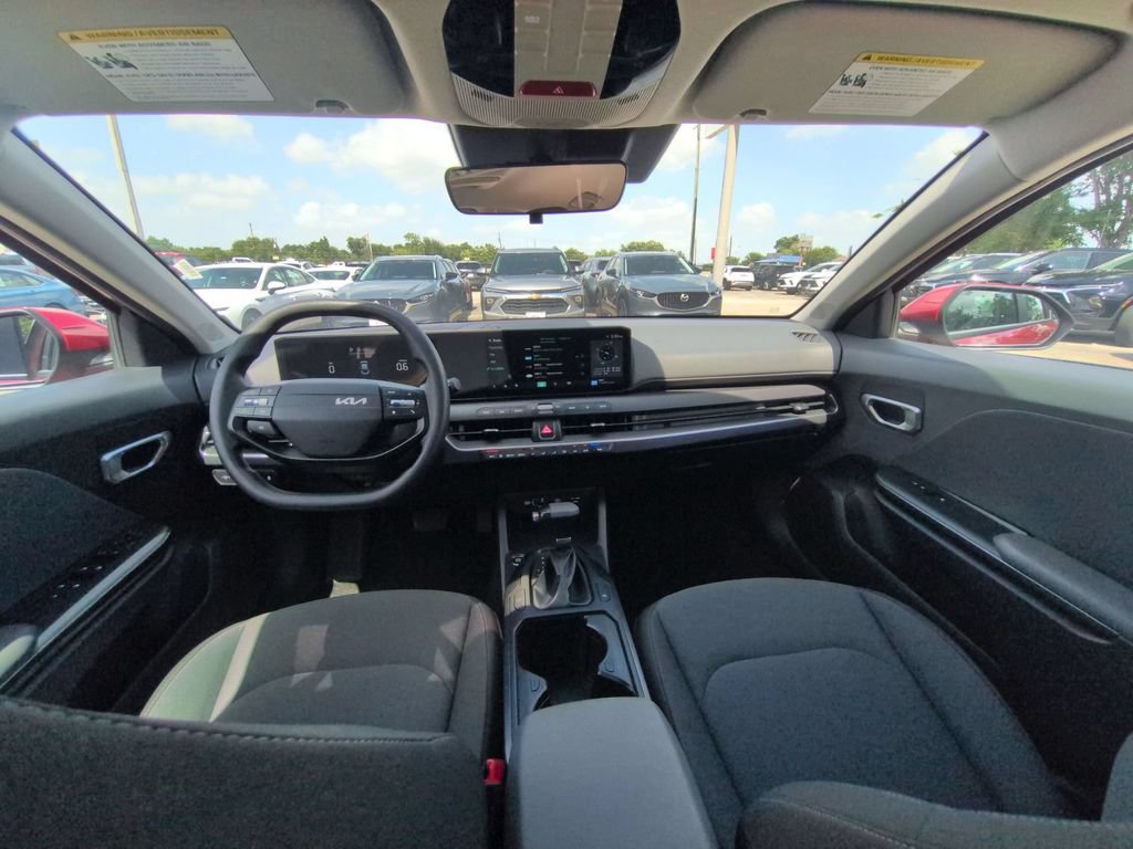 Used 2025 Kia K4 FWD image 25