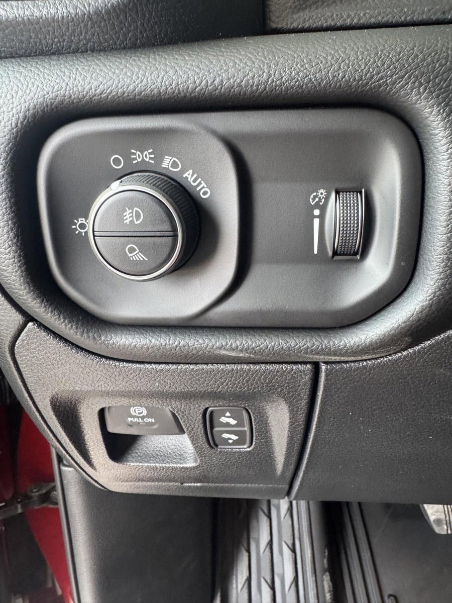New 2026 RAM 1500 Big Horn AWD/4WD image 14