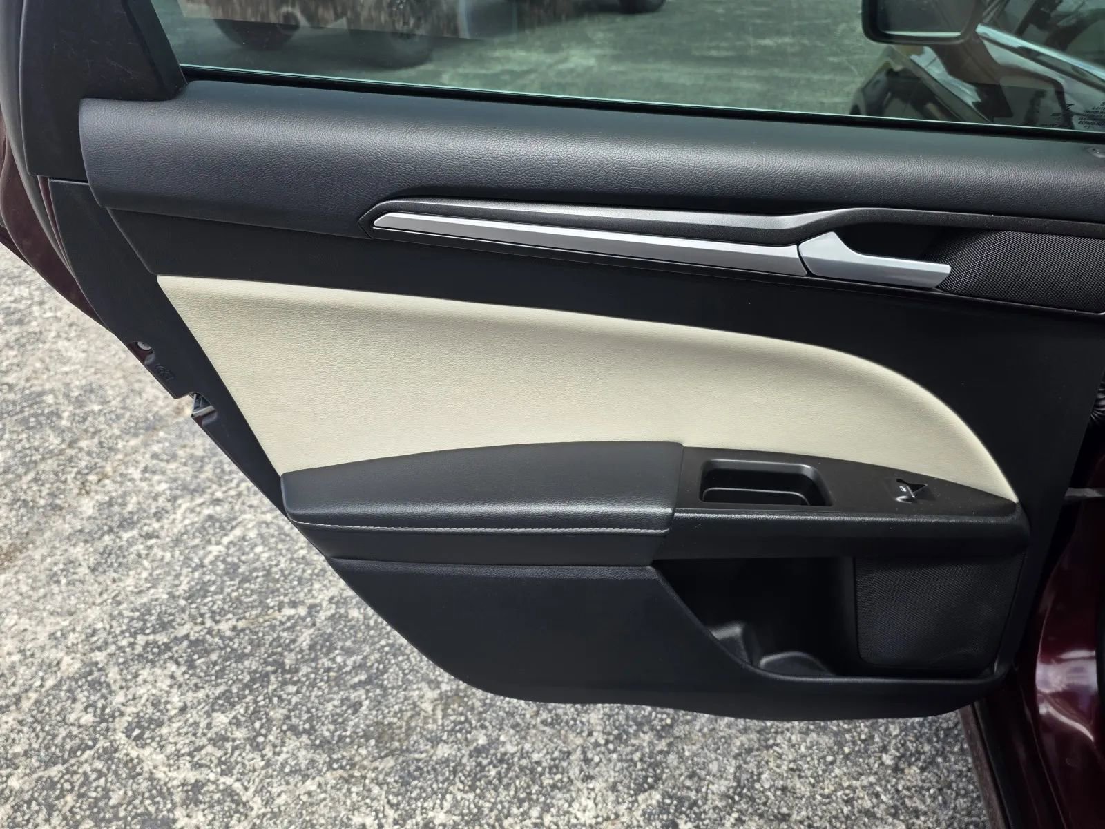 Used 2018 Ford Fusion Titanium FWD image 12