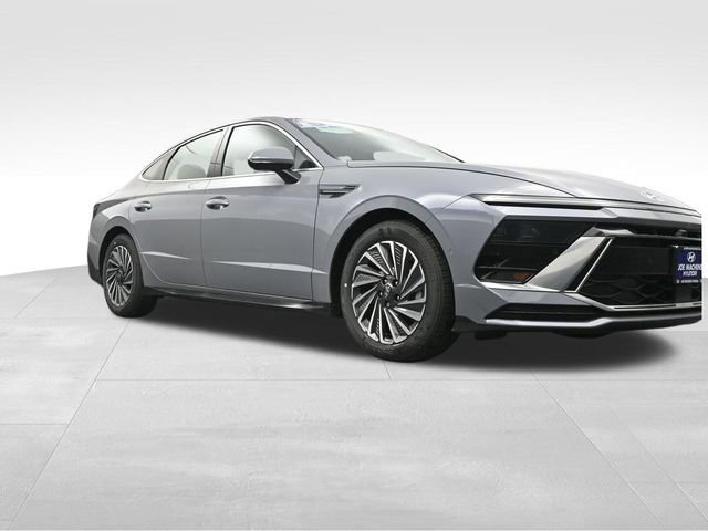 Used 2025 Hyundai Sonata Limited image 32