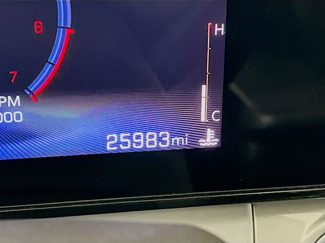 Used 2025 Chevrolet Trax LT image 14