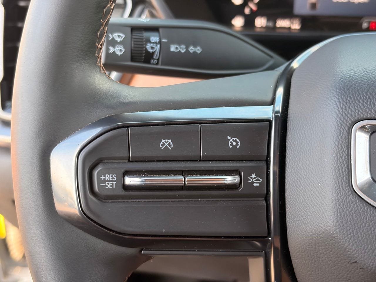Used 2025 GMC Canyon AT4 w/ Nightfall Edition AWD/4WD image 29