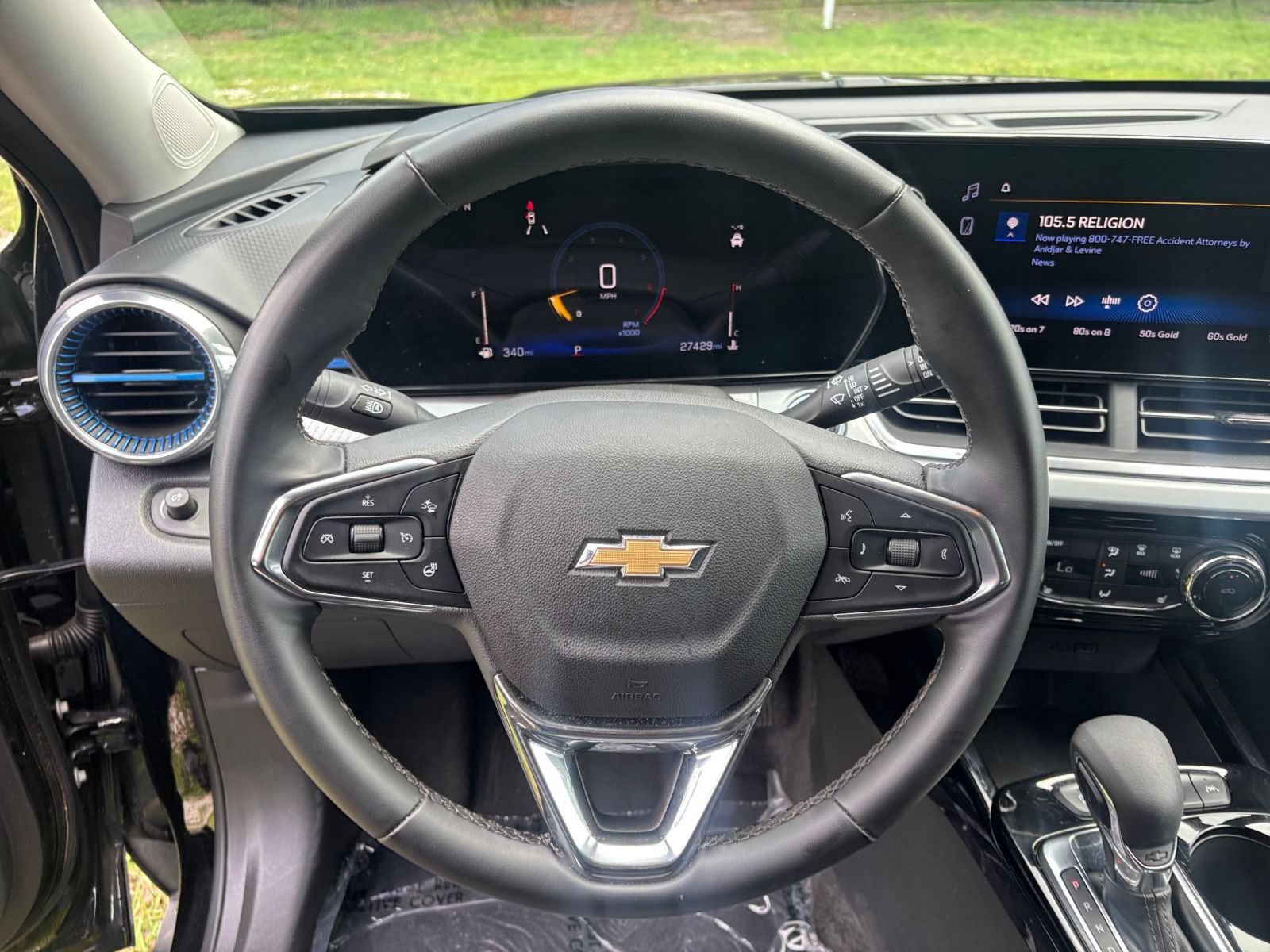 Used 2025 Chevrolet Trax LT w/ LT Convenience Package FWD image 28