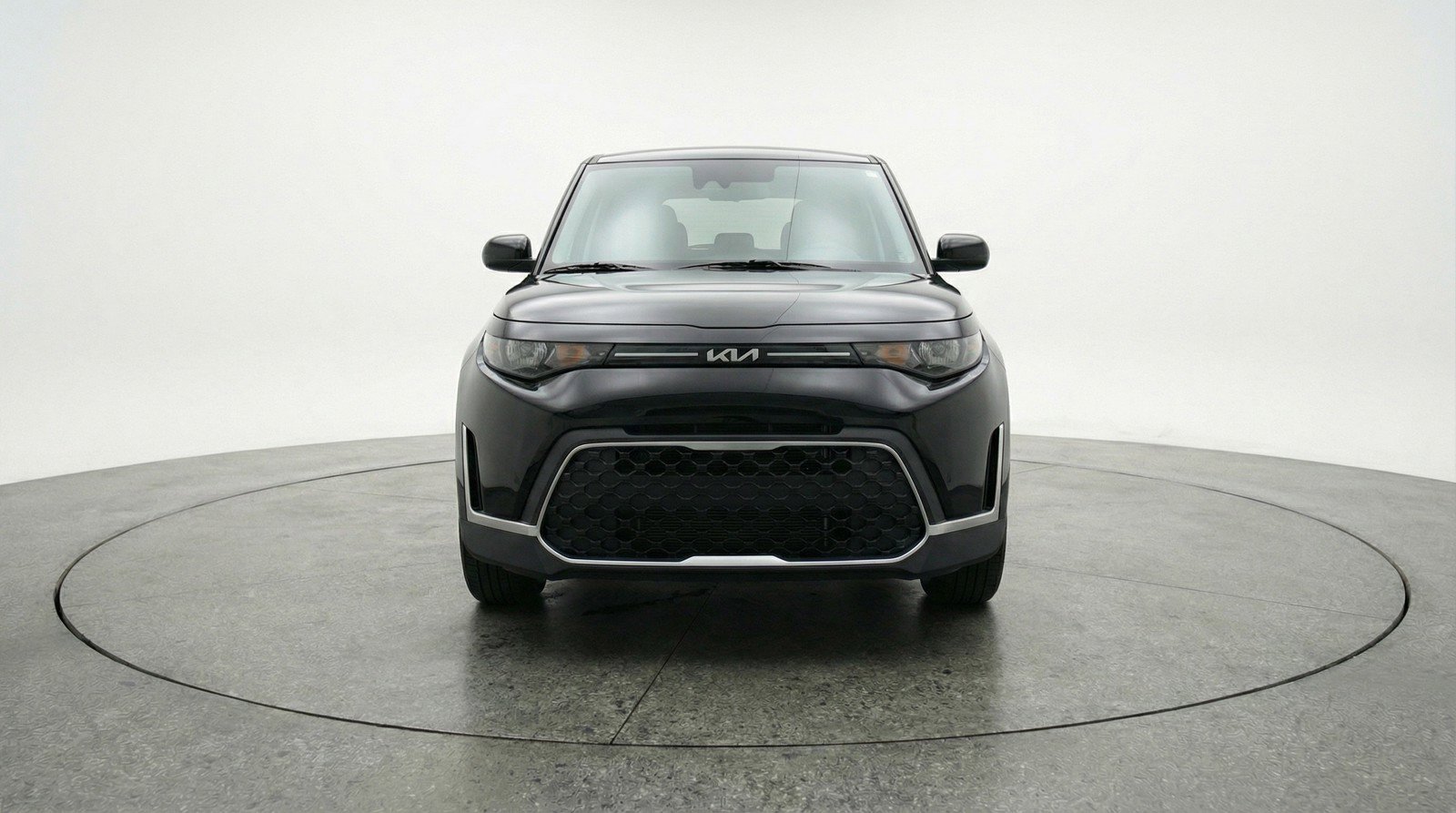 Used 2025 Kia Soul LX w/ LX Technology Package image 2