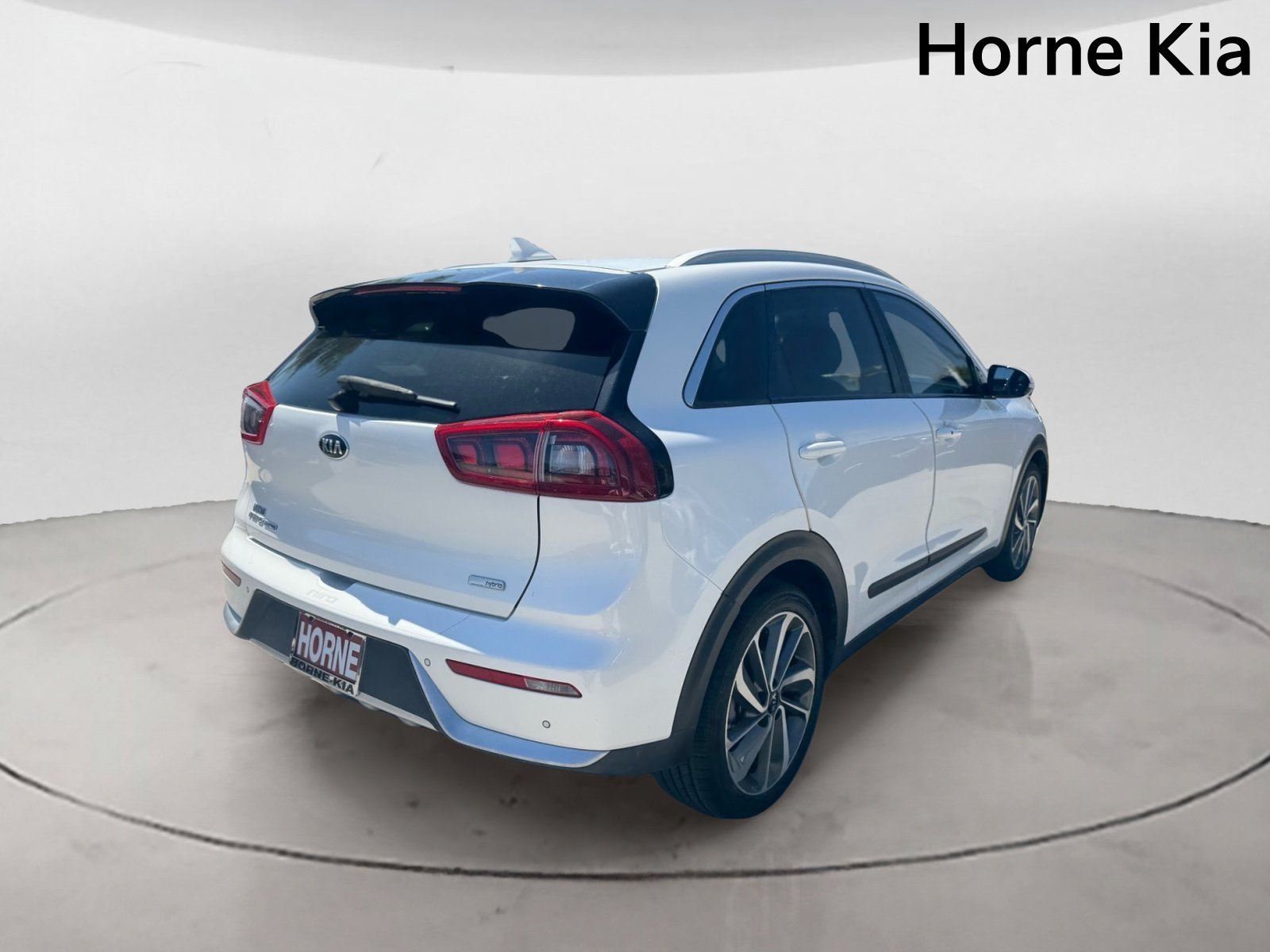 Used 2018 Kia Niro Touring FWD image 4