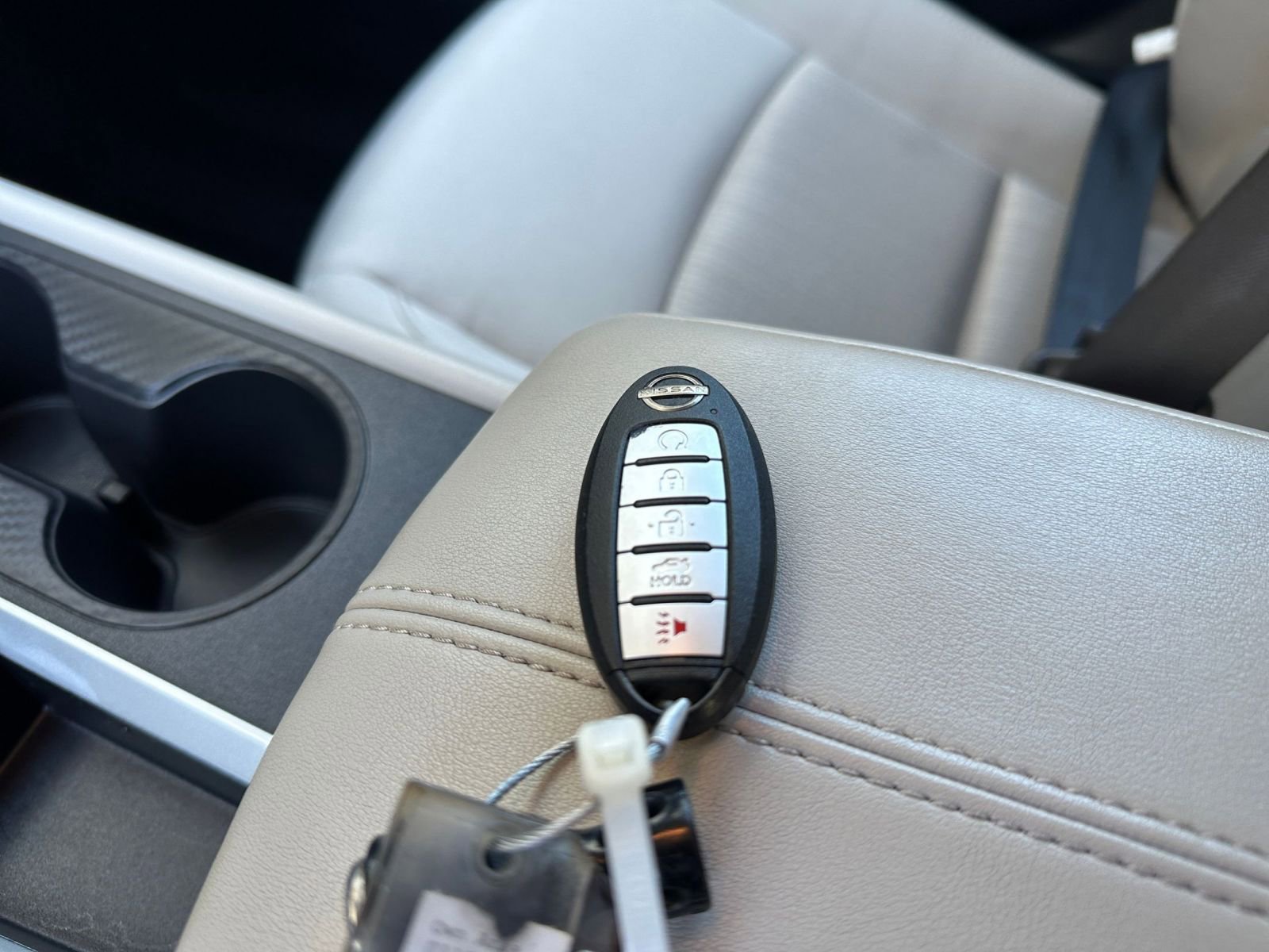 Used 2025 Nissan Altima 2.5 SV image 25