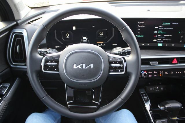 Used 2025 Kia Sorento SX image 15