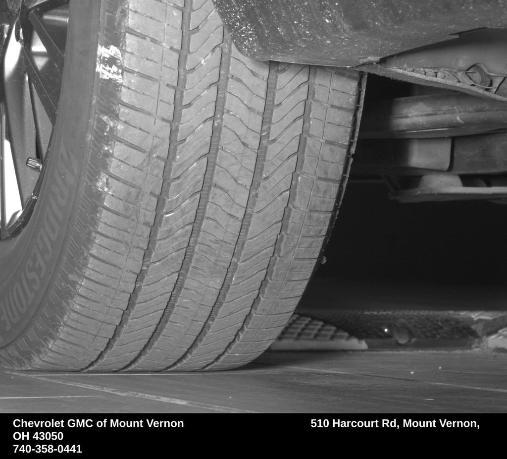 Used 2025 Chevrolet Traverse LT FWD image 13